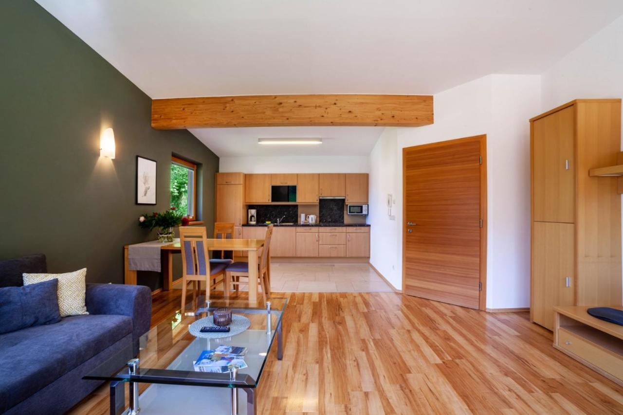 Pritscheshof Ferienwohnung Balkon Malles Venosta Exteriör bild