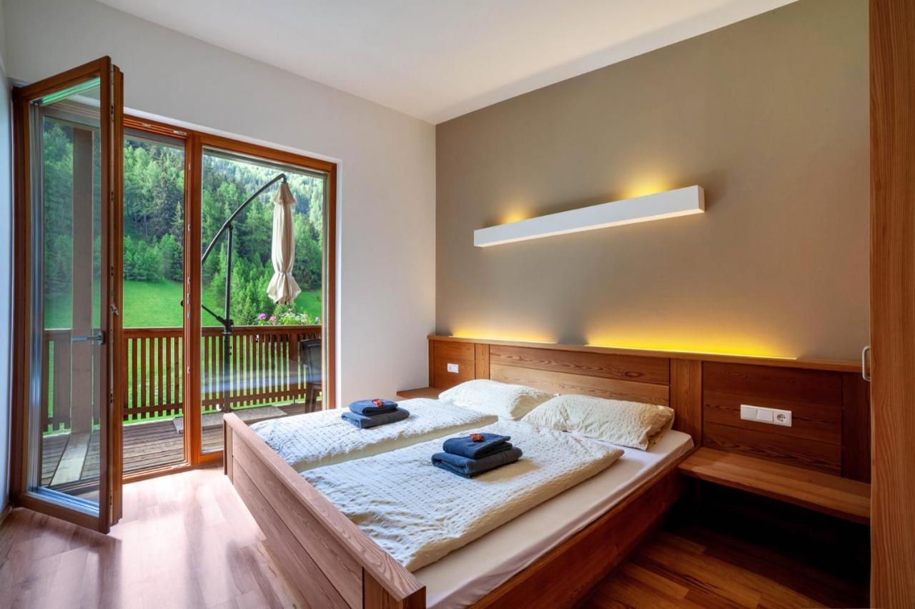 Pritscheshof Ferienwohnung Balkon Malles Venosta Exteriör bild